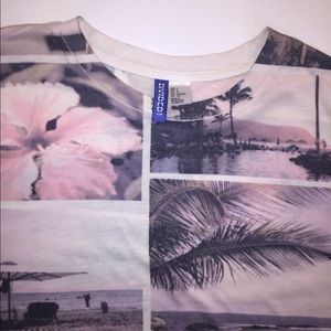 Men’s S Pink Divided Beach vibes Graphic Tee